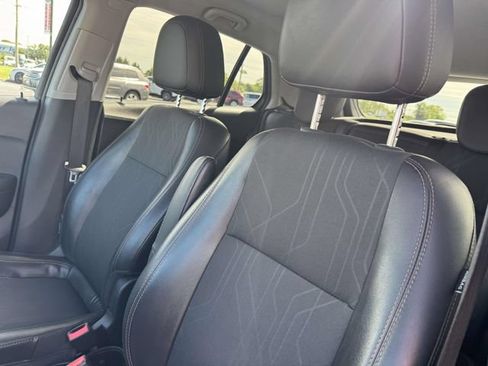 Used 2017 Chevrolet Trax LT w/ LT Convenience Package AWD/4WD image 18