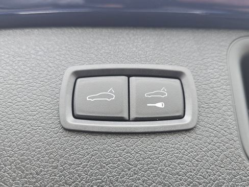 New 2026 Porsche Macan image 16