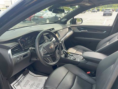 Used 2025 Cadillac XT5 Premium Luxury AWD/4WD image 12