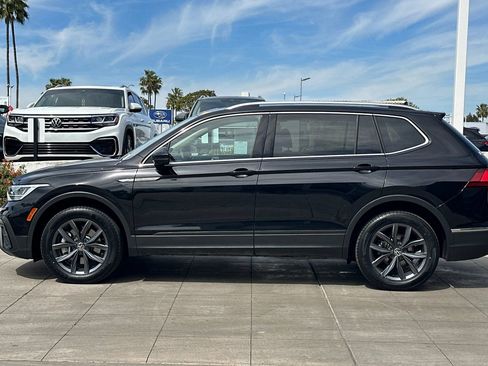 Certified 2023 Volkswagen Tiguan SE w/ Panoramic Sunroof Package image 7