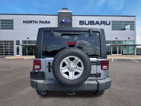 Used 2015 Jeep Wrangler Unlimited Sport w/ Connectivity Group AWD/4WD image 4
