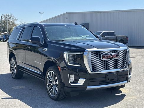 Used 2021 GMC Yukon Denali w/ Denali Premium Package image 6