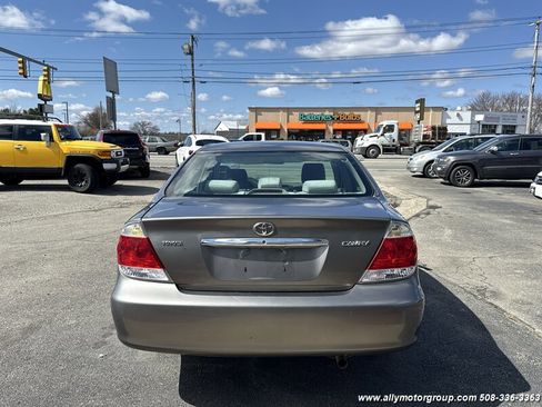 Used 2005 Toyota Camry image 6