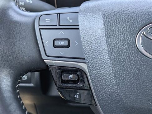 Used 2025 Toyota Camry SE image 25