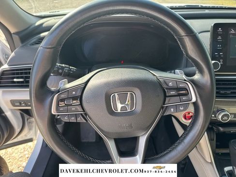 Used 2018 Honda Accord Touring image 16