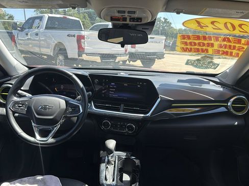 Used 2024 Chevrolet Trax ACTIV w/ Sunroof Package FWD image 10