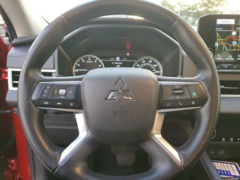 Used 2024 Mitsubishi Outlander SE image 20