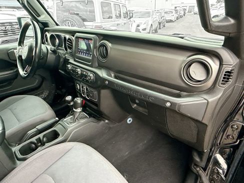 Used 2022 Jeep Wrangler Unlimited Sport S image 32