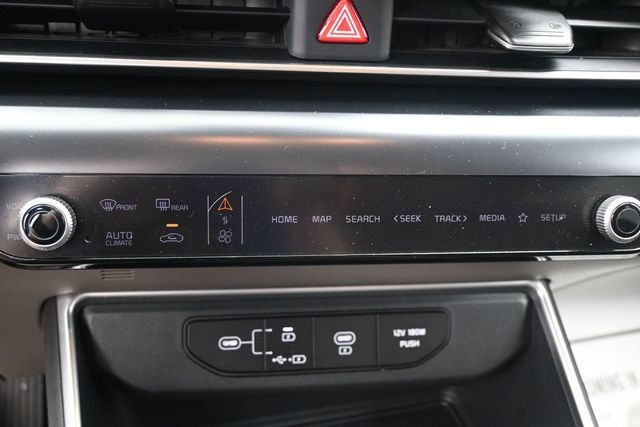 Used 2025 Kia Carnival FWD image 19