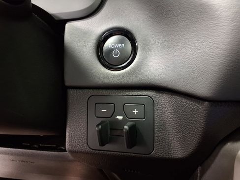 Used 2026 Toyota Tundra Platinum AWD/4WD image 17