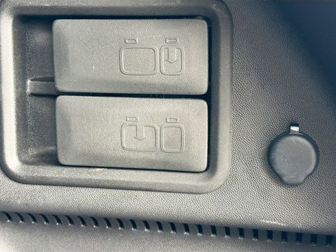 Used 2024 GMC Terrain SLT image 14