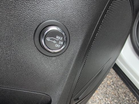 Used 2023 Buick Envision Preferred image 16