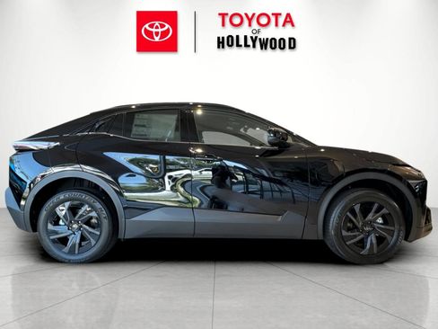 New 2026 Toyota C-HR image 3