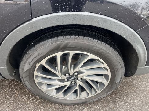 Used 2019 Lincoln Nautilus Reserve image 9