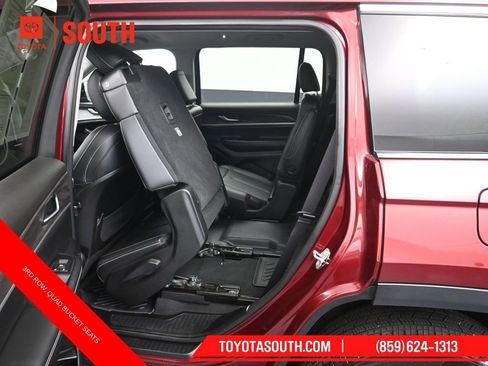 Used 2023 Jeep Grand Cherokee L Limited AWD/4WD image 25