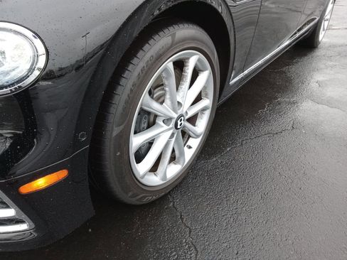 Used 2023 Bentley Flying Spur Plug-In Hybrid image 6