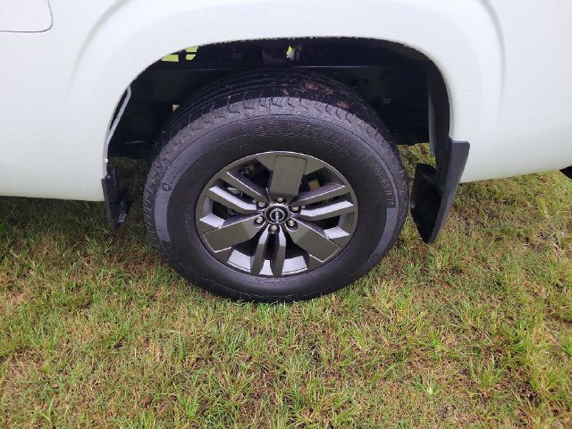 Used 2027 Nissan Frontier SV w/ All-Weather Content Package RWD image 6