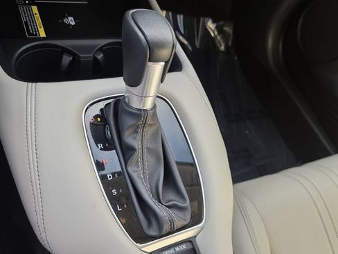 Certified 2024 Honda HR-V EX-L image 19