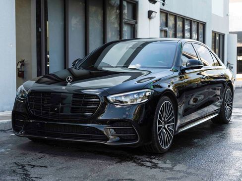 Used 2023 Mercedes-Benz S 500 4MATIC image 2
