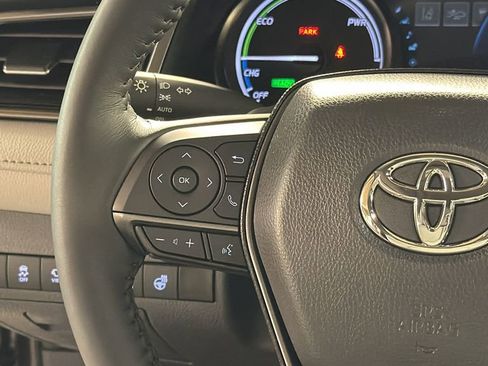 Used 2024 Toyota Camry XSE w/ Navigation Package image 19