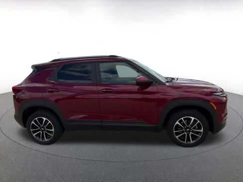 Used 2024 Chevrolet TrailBlazer LT w/ Driver Confidence Package AWD/4WD image 16