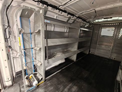 Used 2021 Chevrolet Express 2500 image 30