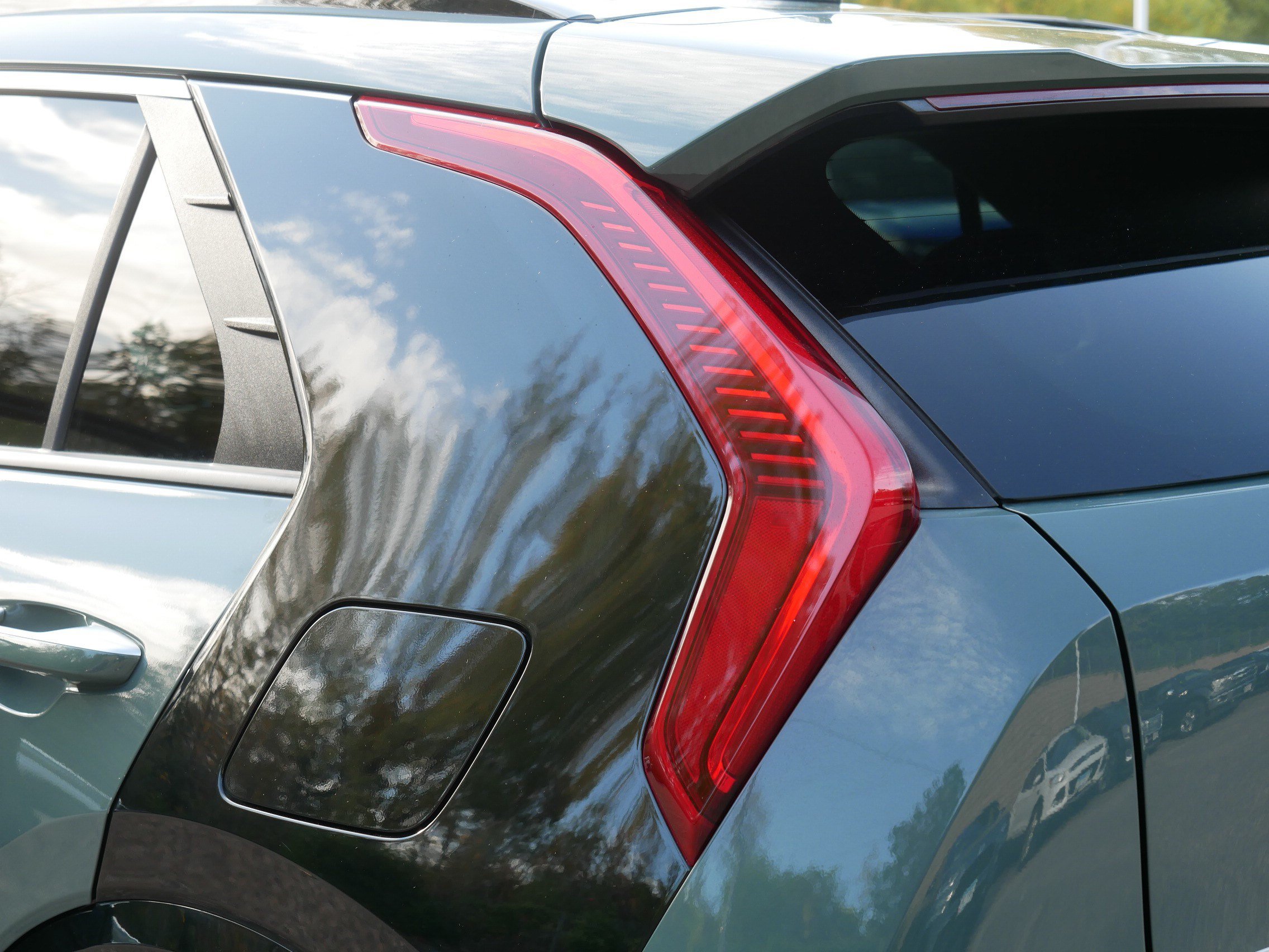 Certified 2025 Kia Niro SX Touring FWD image 17