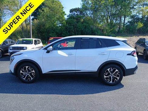 Used 2023 Kia Sportage EX FWD image 3