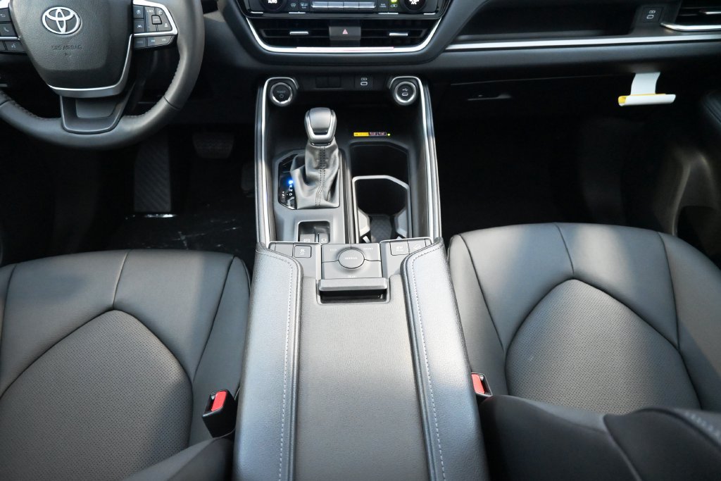 New 2026 Toyota Grand Highlander AWD Hybrid image 26