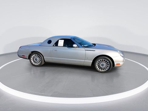 Used 2004 Ford Thunderbird image 9