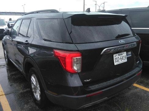 Used 2022 Ford Explorer XLT w/ Equipment Group 202A AWD/4WD image 2
