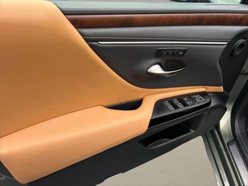 Certified 2023 Lexus ES 350 w/ Premium Package image 11