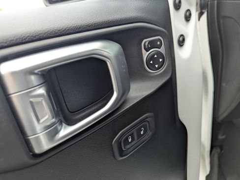 Used 2019 Jeep Wrangler Unlimited Sport S image 12