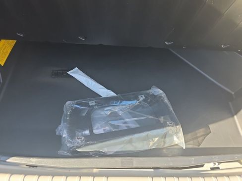 Used 2013 Toyota Prius Four image 17