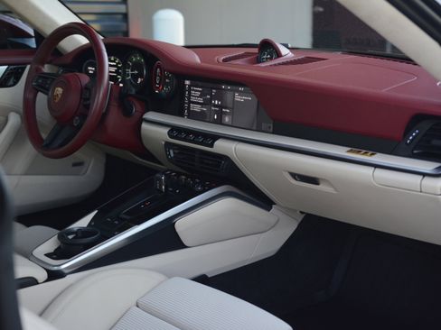 Certified 2021 Porsche 911 AWD/4WD image 32