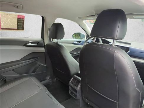 Used 2023 Volkswagen Taos SE FWD image 19