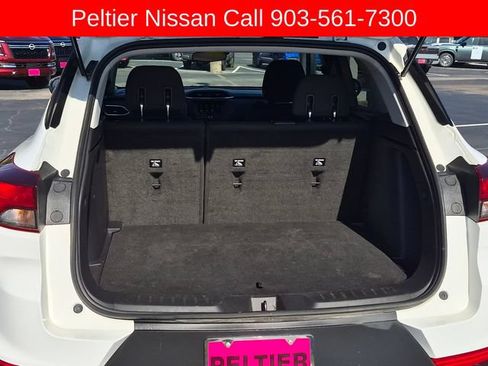 Used 2023 Chevrolet TrailBlazer LT FWD image 9