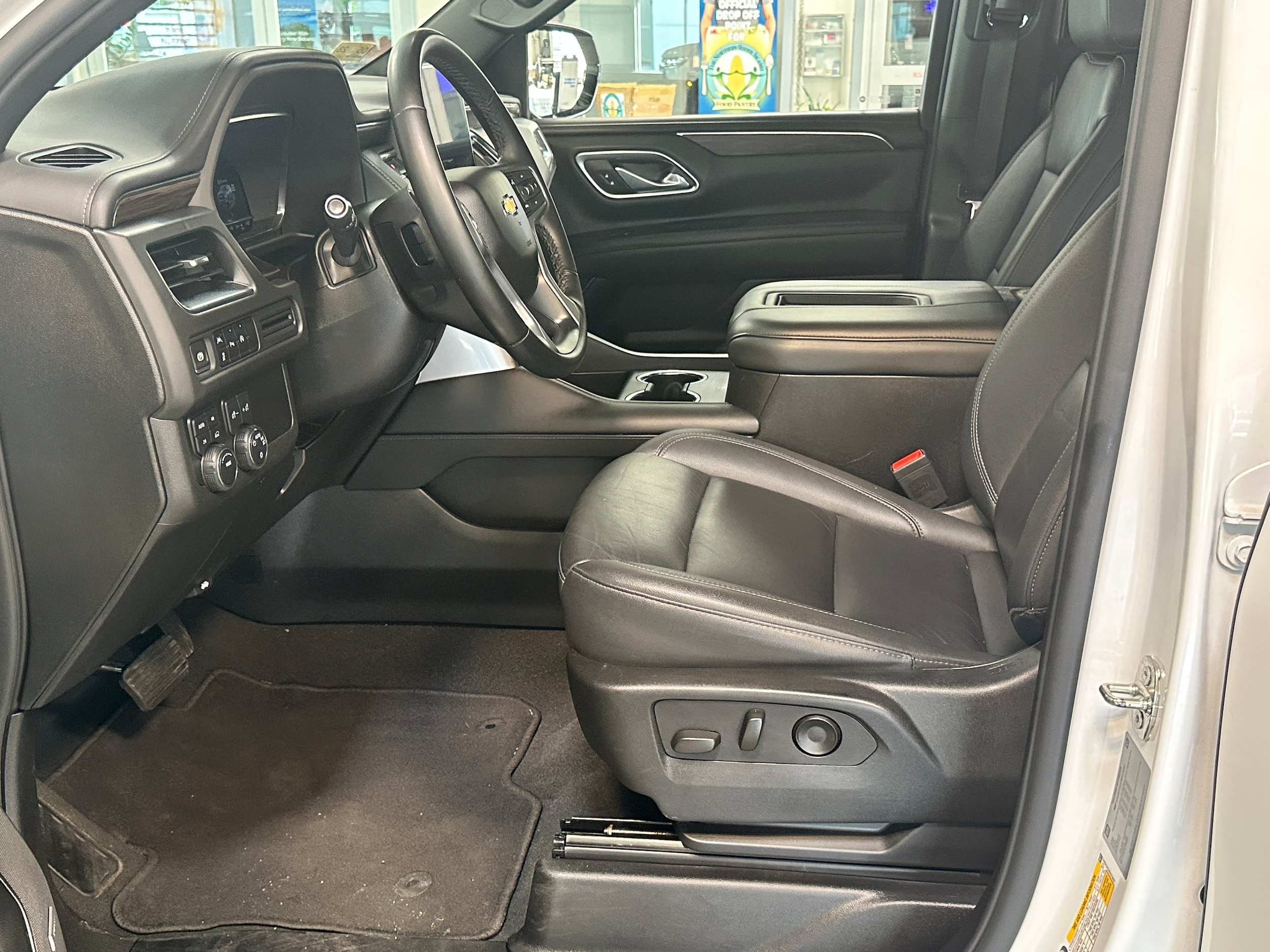 Used 2024 Chevrolet Suburban LT AWD/4WD image 12