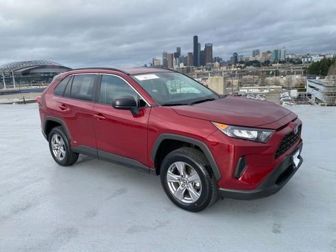Certified 2022 Toyota RAV4 LE image 1