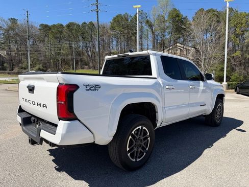 Used 2024 Toyota Tacoma TRD Sport image 3