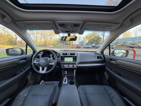 Used 2017 Subaru Outback 3.6R Limited AWD/4WD image 9