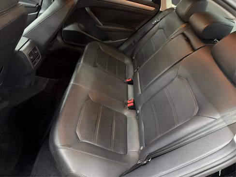 Used 2015 Volkswagen Passat TDI SE image 31
