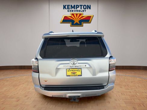 Used 2016 Toyota 4Runner SR5 image 5