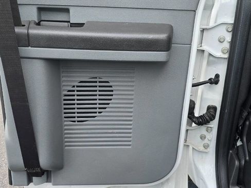 Used 2011 Ford F550 4x4 SuperCab Super Duty w/ Payload Upgrade Pkg image 19