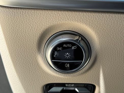 Used 2024 Mercedes-Benz C 300 Sedan image 29