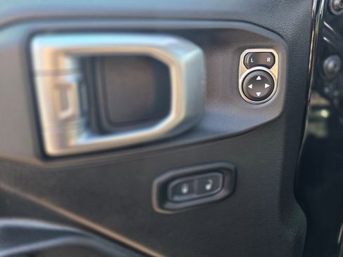 Used 2023 Jeep Wrangler Unlimited image 20