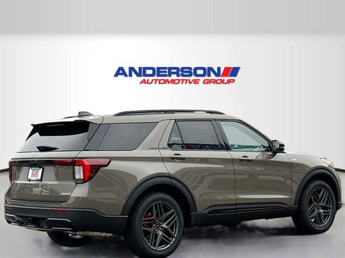 New 2026 Ford Explorer ST-Line w/ ST-Line Street Pack image 2