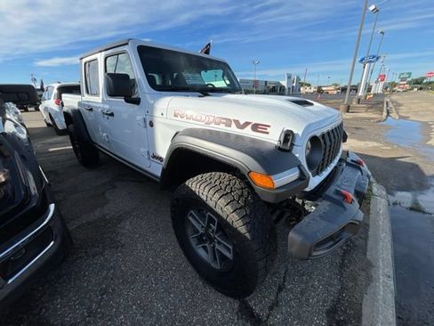 Used 2026 Jeep Gladiator Mojave AWD/4WD image 5