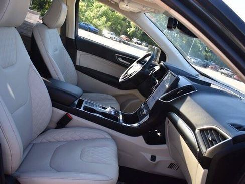 Used 2024 Ford Edge Titanium w/ Equipment Group 301A AWD/4WD image 16