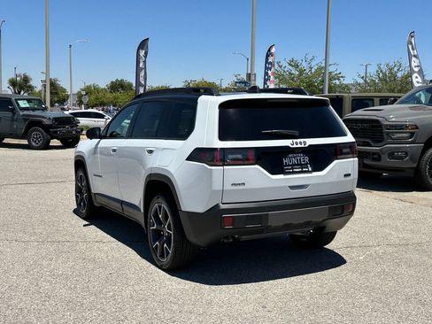New 2026 Jeep Cherokee Overland w/ Trailer Tow Group AWD/4WD image 4